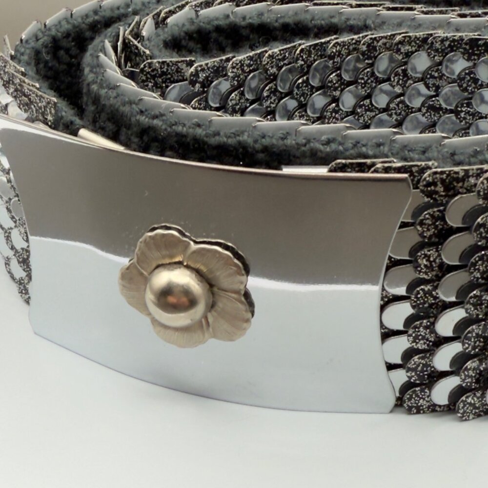 Vintage Women's Belt Small Medium Silver Fish Scale Metal Stretch Floral Buckle - Picture 5 of 15